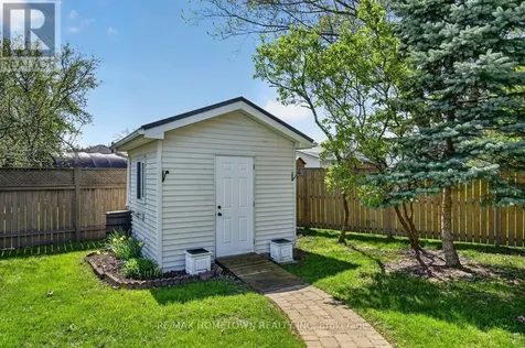 24 Regency Place Brockville ON K6V 7M5