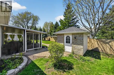 24 Regency Place Brockville ON K6V 7M5