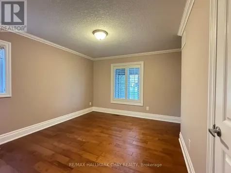 31 Garden Grove Crescent Wasaga Beach ON L9Z 0E6