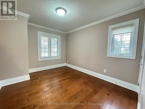 31 Garden Grove Crescent Wasaga Beach ON L9Z 0E6