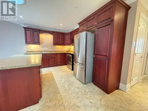 31 Garden Grove Crescent Wasaga Beach ON L9Z 0E6