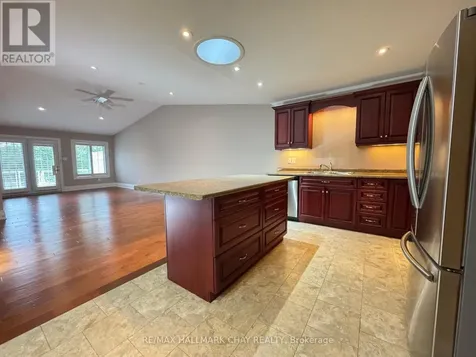 31 Garden Grove Crescent Wasaga Beach ON L9Z 0E6