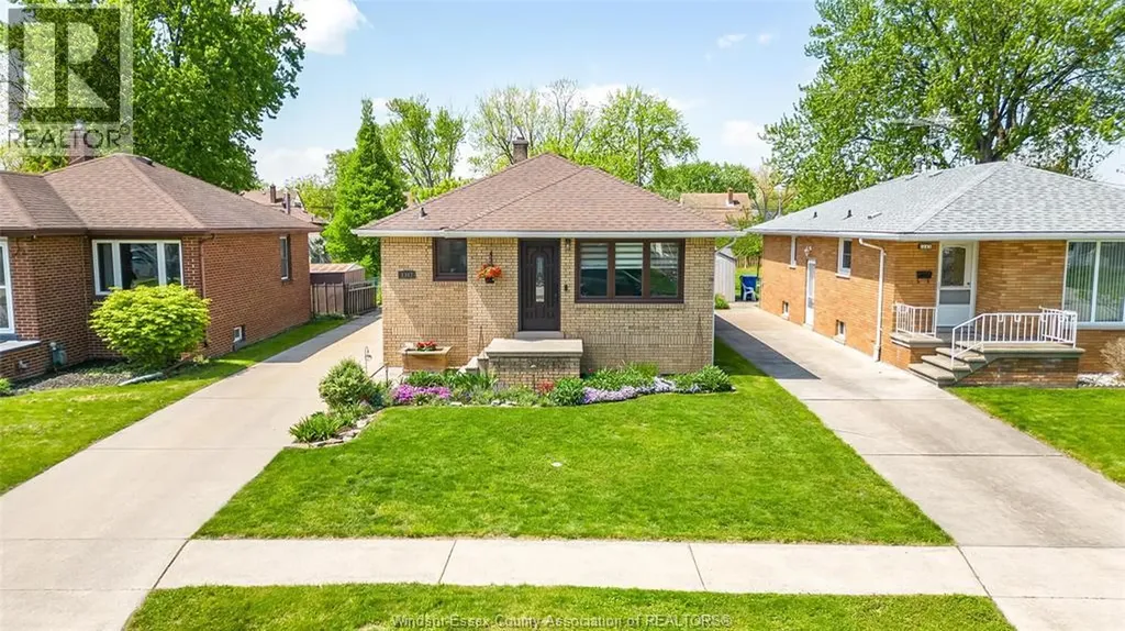 1347 Bernard Road Windsor ON N8Y 4K2
