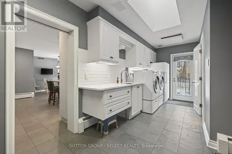 129 Wychwood Place London North (north J) ON N6G 1S7