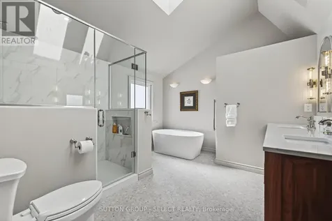 129 Wychwood Place London North (north J) ON N6G 1S7