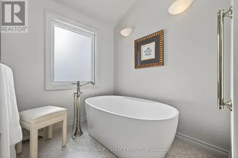 129 Wychwood Place London North (north J) ON N6G 1S7