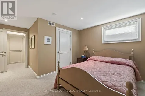 129 Wychwood Place London North (north J) ON N6G 1S7