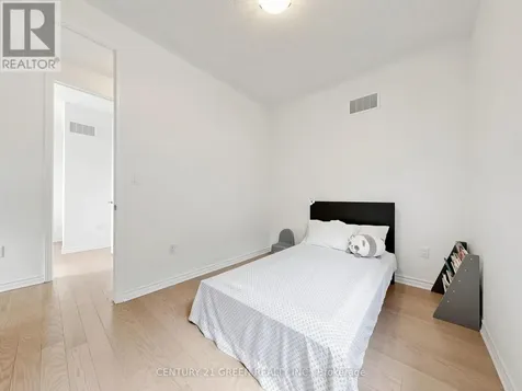 3089 Blazing Star Avenue Pickering ON L1Y 0B5