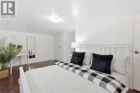 44 Whitfield Avenue Hamilton ON L8L 4B6