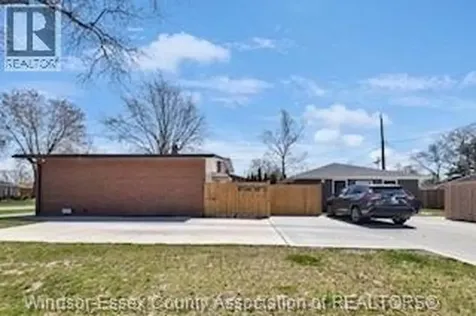 3401 Roxborough Windsor ON N9E 2Z9
