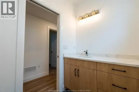 987 Ford Boulevard Windsor ON N8S 2E8