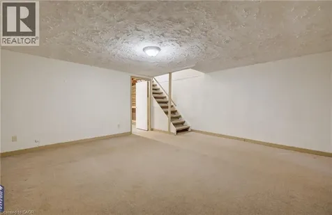 160 Jansen Avenue Kitchener ON N2A 2L7