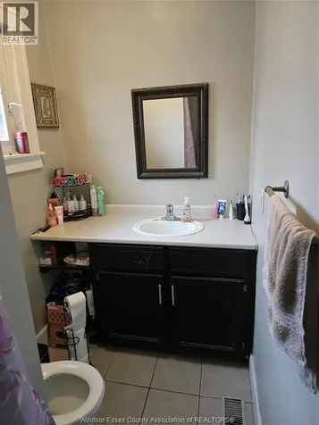 2296 Chandler Windsor ON N8W 4A4