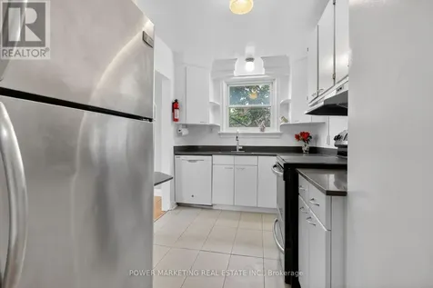 391 Greenwood Avenue Ottawa ON K2A 0X4