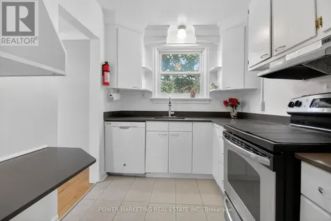 391 Greenwood Avenue Ottawa ON K2A 0X4