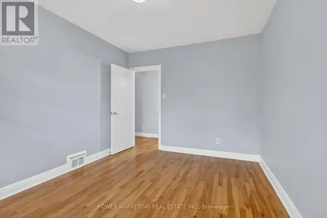 391 Greenwood Avenue Ottawa ON K2A 0X4