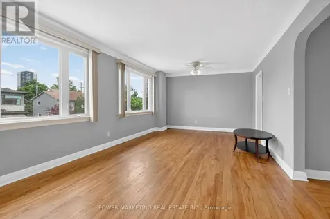 391 Greenwood Avenue Ottawa ON K2A 0X4