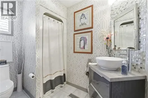 10 Rockhaven Lane Waterdown ON L8B 0H7