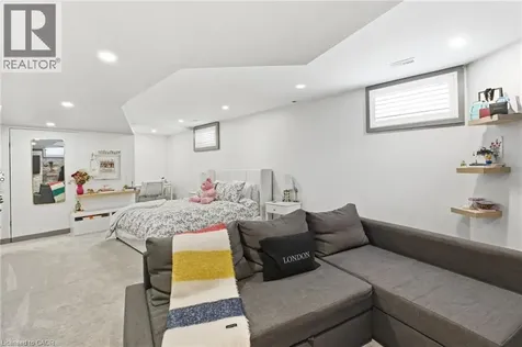 10 Rockhaven Lane Waterdown ON L8B 0H7