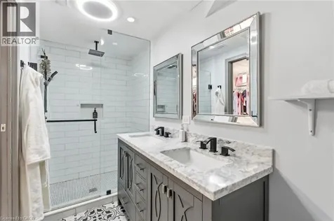 10 Rockhaven Lane Waterdown ON L8B 0H7