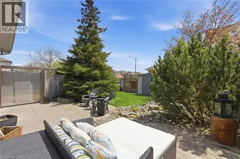 10 Rockhaven Lane Waterdown ON L8B 0H7