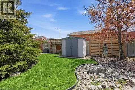 10 Rockhaven Lane Waterdown ON L8B 0H7