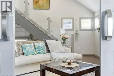 10 Rockhaven Lane Waterdown ON L8B 0H7