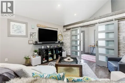 10 Rockhaven Lane Waterdown ON L8B 0H7