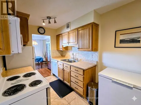 2400 Virginia Drive Ottawa ON K1H 8L3