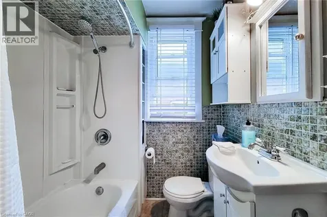 156 Park Row South Hamilton ON L8K 2J8