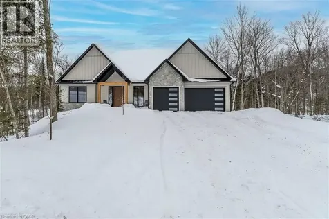 11 Glen Eagle Court Huntsville ON P1H 1B1