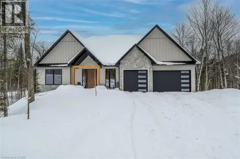 11 Glen Eagle Court Huntsville ON P1H 1B1