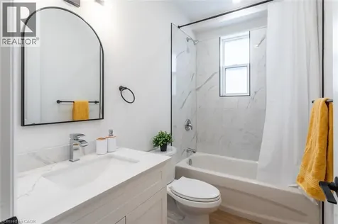 113 Catharine Street North Hamilton ON L8R 1J5