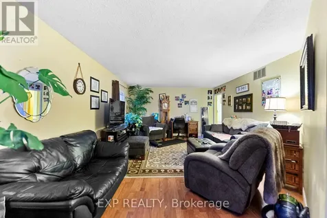 12 Dunn Street Madawaska Valley ON K0J 1B0