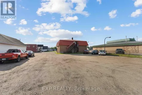 12 Dunn Street Madawaska Valley ON K0J 1B0
