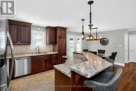 22 Grew Crescent Penetanguishene ON L9M 0A4