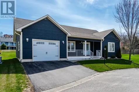 22 Grew Crescent Penetanguishene ON L9M 0A4
