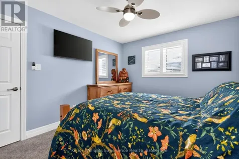 22 Grew Crescent Penetanguishene ON L9M 0A4