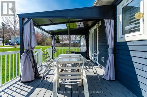22 Grew Crescent Penetanguishene ON L9M 0A4