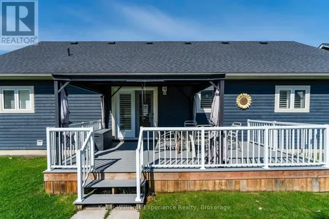 22 Grew Crescent Penetanguishene ON L9M 0A4
