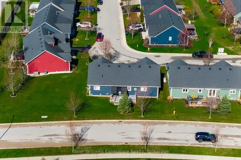 22 Grew Crescent Penetanguishene ON L9M 0A4