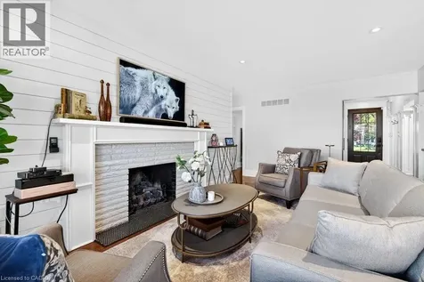 2079 Gary Crescent Burlington ON L7R 1T1