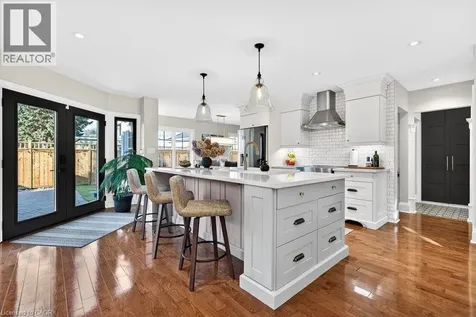 2079 Gary Crescent Burlington ON L7R 1T1