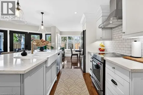 2079 Gary Crescent Burlington ON L7R 1T1