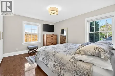 2079 Gary Crescent Burlington ON L7R 1T1