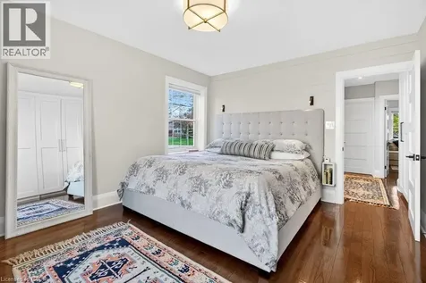 2079 Gary Crescent Burlington ON L7R 1T1