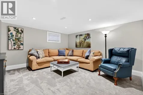 2079 Gary Crescent Burlington ON L7R 1T1