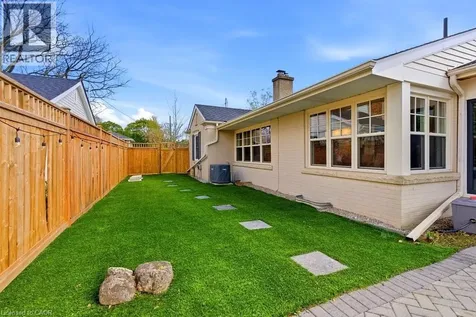 2079 Gary Crescent Burlington ON L7R 1T1