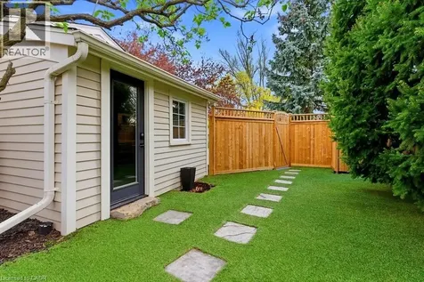 2079 Gary Crescent Burlington ON L7R 1T1