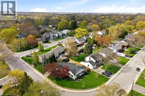 2079 Gary Crescent Burlington ON L7R 1T1